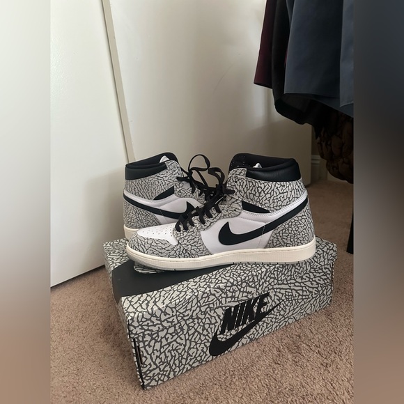 Air Jordan 1 Retro High OG ‘White Cement’ - Picture 7 of 12